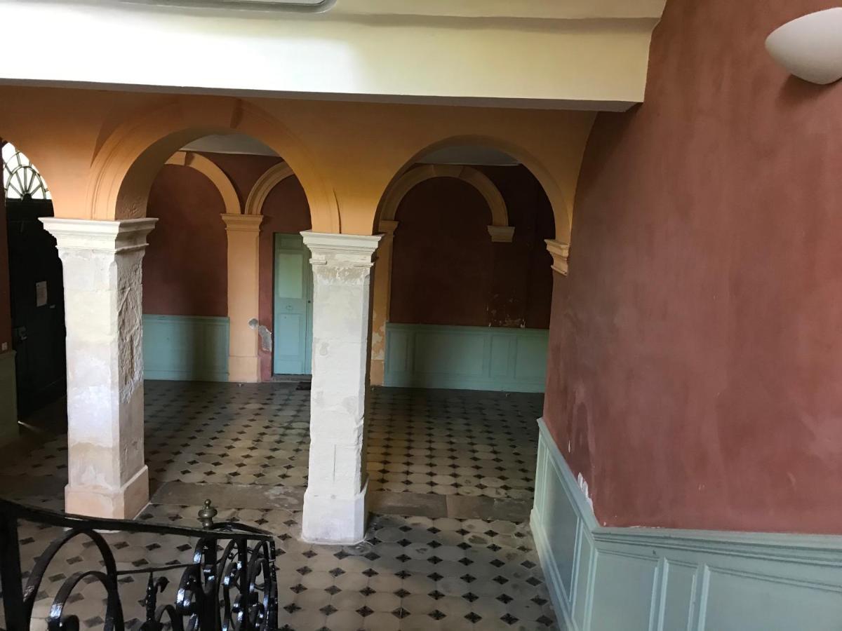 Appartement à la Roquette, dans l'Hotel de Divonne, classé. Arlés Exterior foto